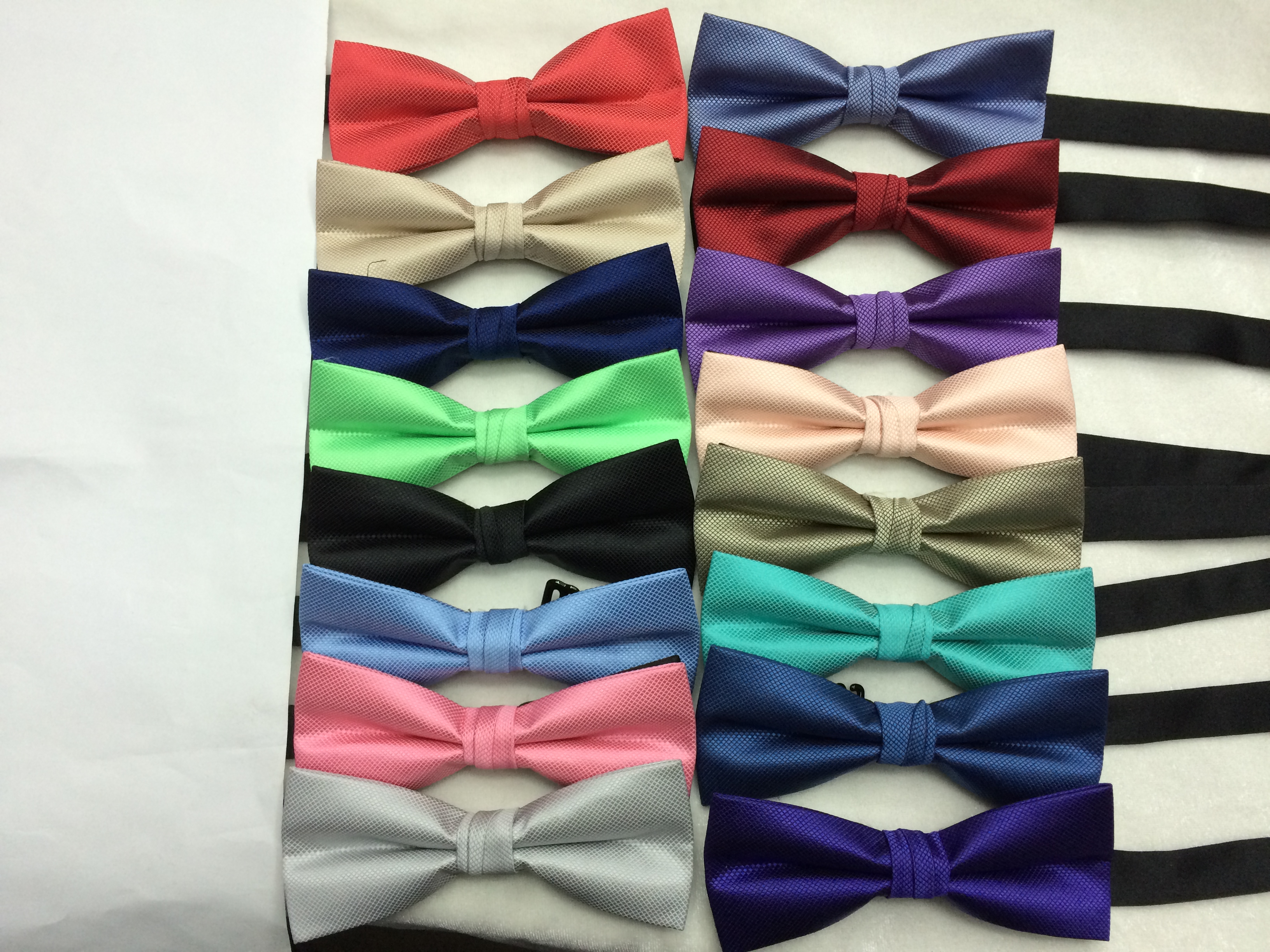 Factory Direct Sales Men‘s Formal Suit Fine Plaid Bud Bow Tie Trendy Popular Bow Customization as Request