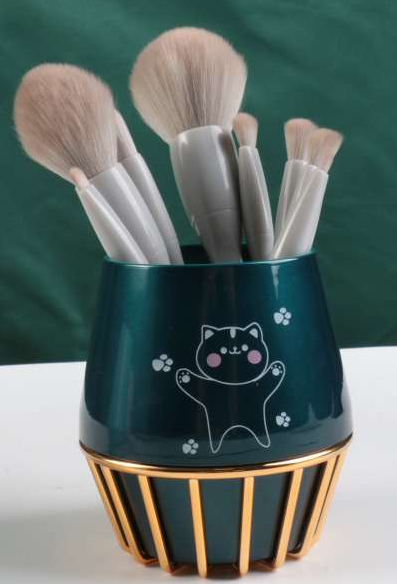 化妆刷 8支妞妞素材灰色套刷
配电镀色收纳桶SP74465