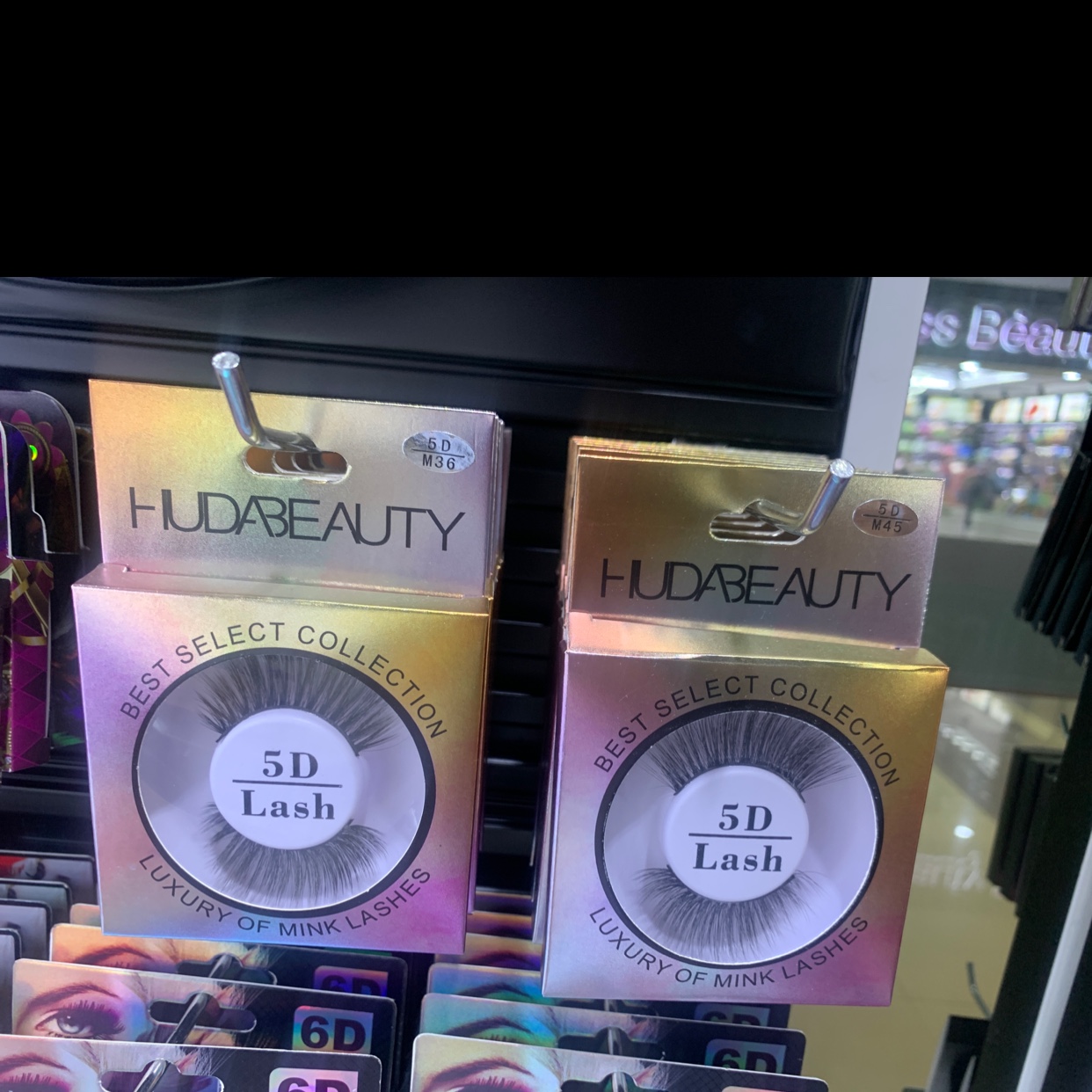 Huda beauty False eyelashes details Picture