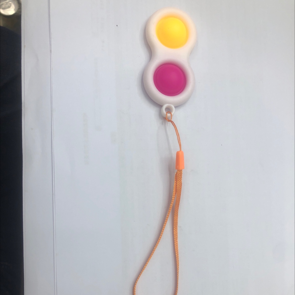 按键钥匙扣。两孔硅胶/两孔。钥匙扣。硅胶细节图