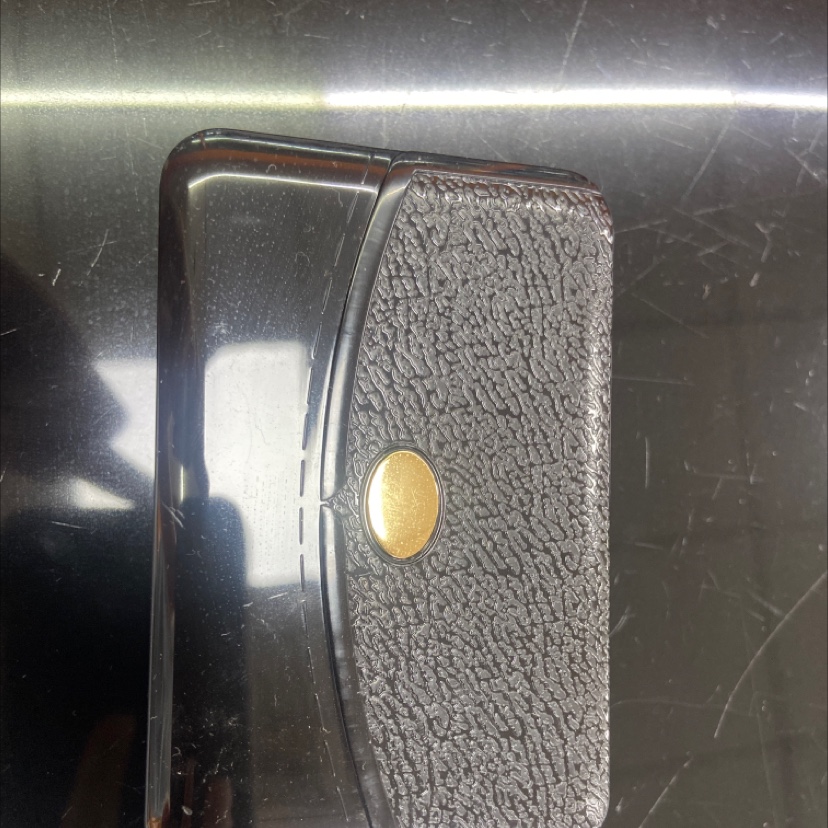 The cosmetic box is black details Picture