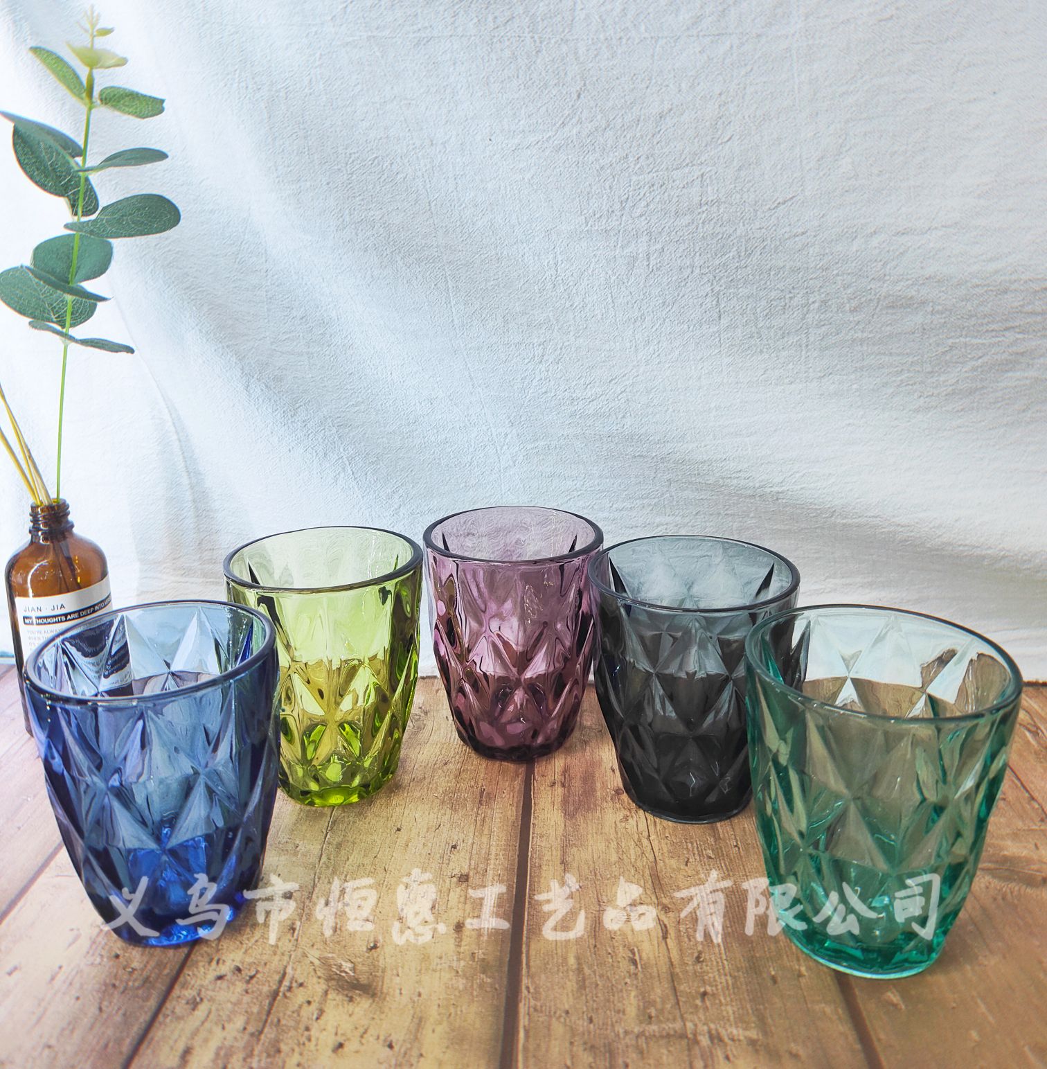 Factory direct sales of high-end European-style creative embossed glass cups, water cups, mouth cups, colorful cold water cups, mouthwash cups and juice cups Specification image
