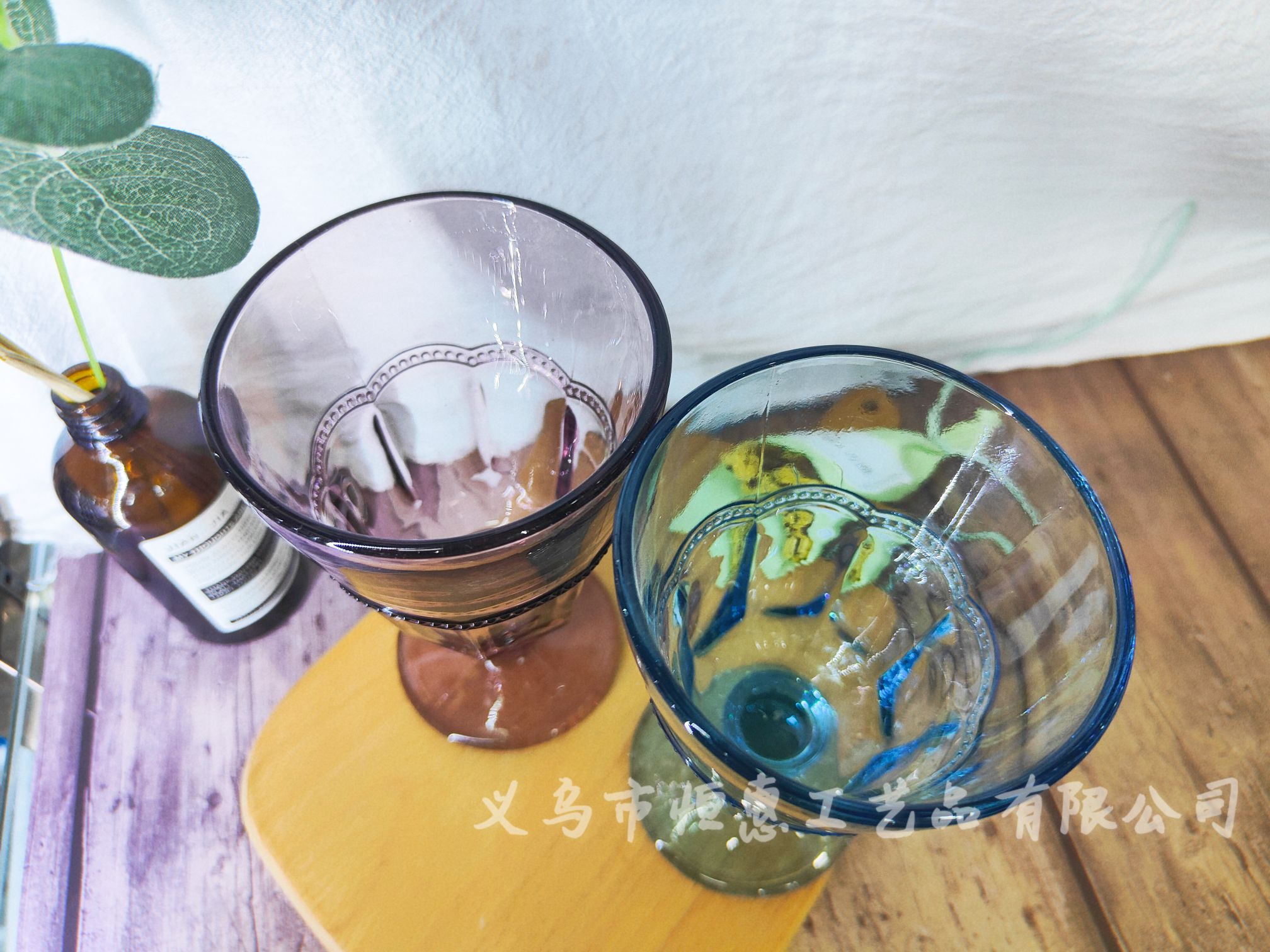 European-style retro embossed color cups, red wine and juice cups, and colorful tall glasses Item Picture