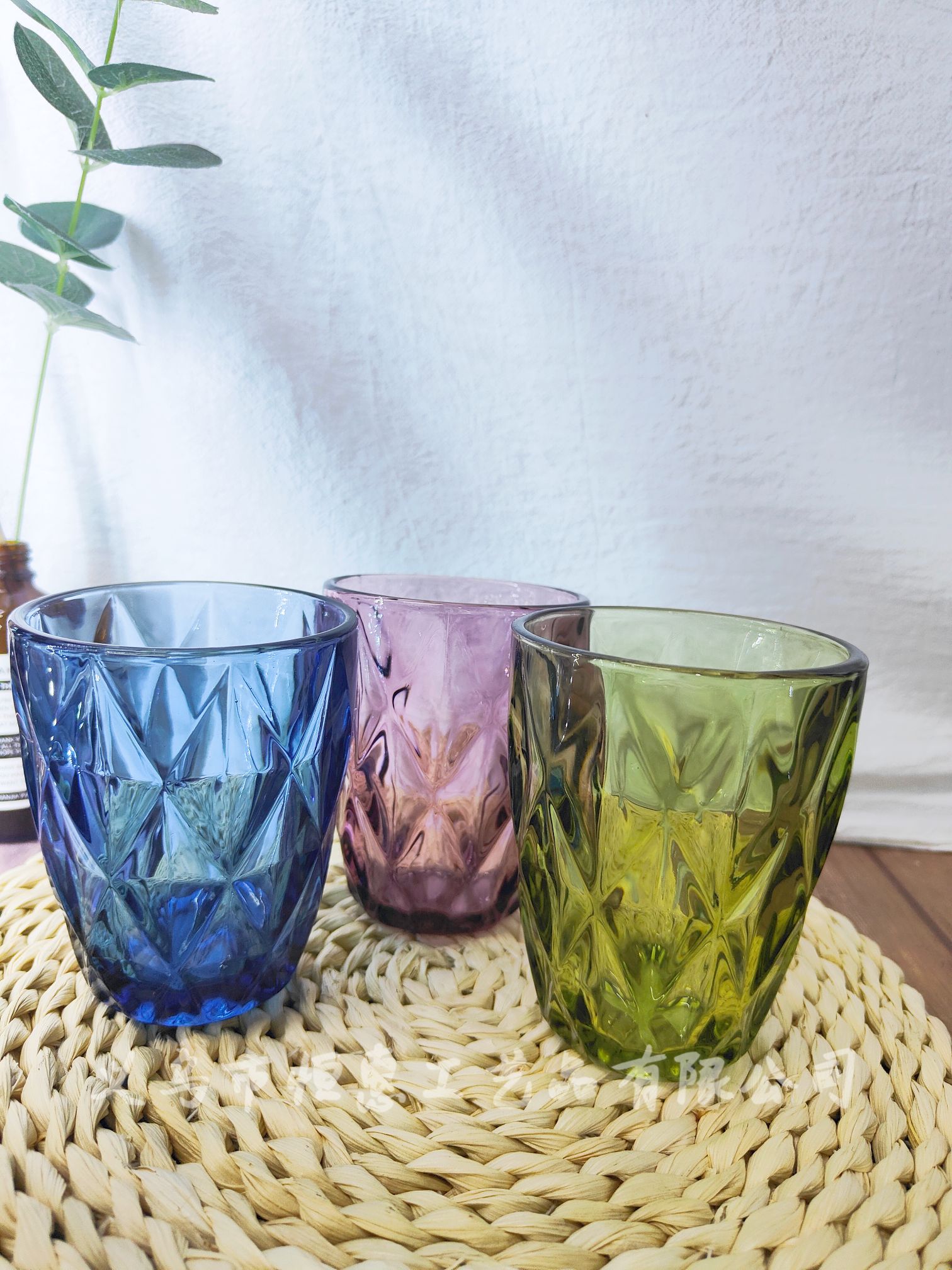 Factory direct sales of high-end European-style creative embossed glass cups, water cups, mouth cups, colorful cold water cups, mouthwash cups and juice cups details Picture