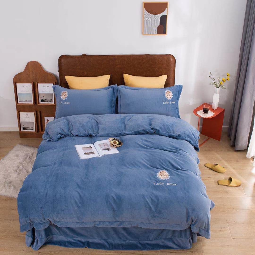 Solid color milk velvet four-piece set pic 3