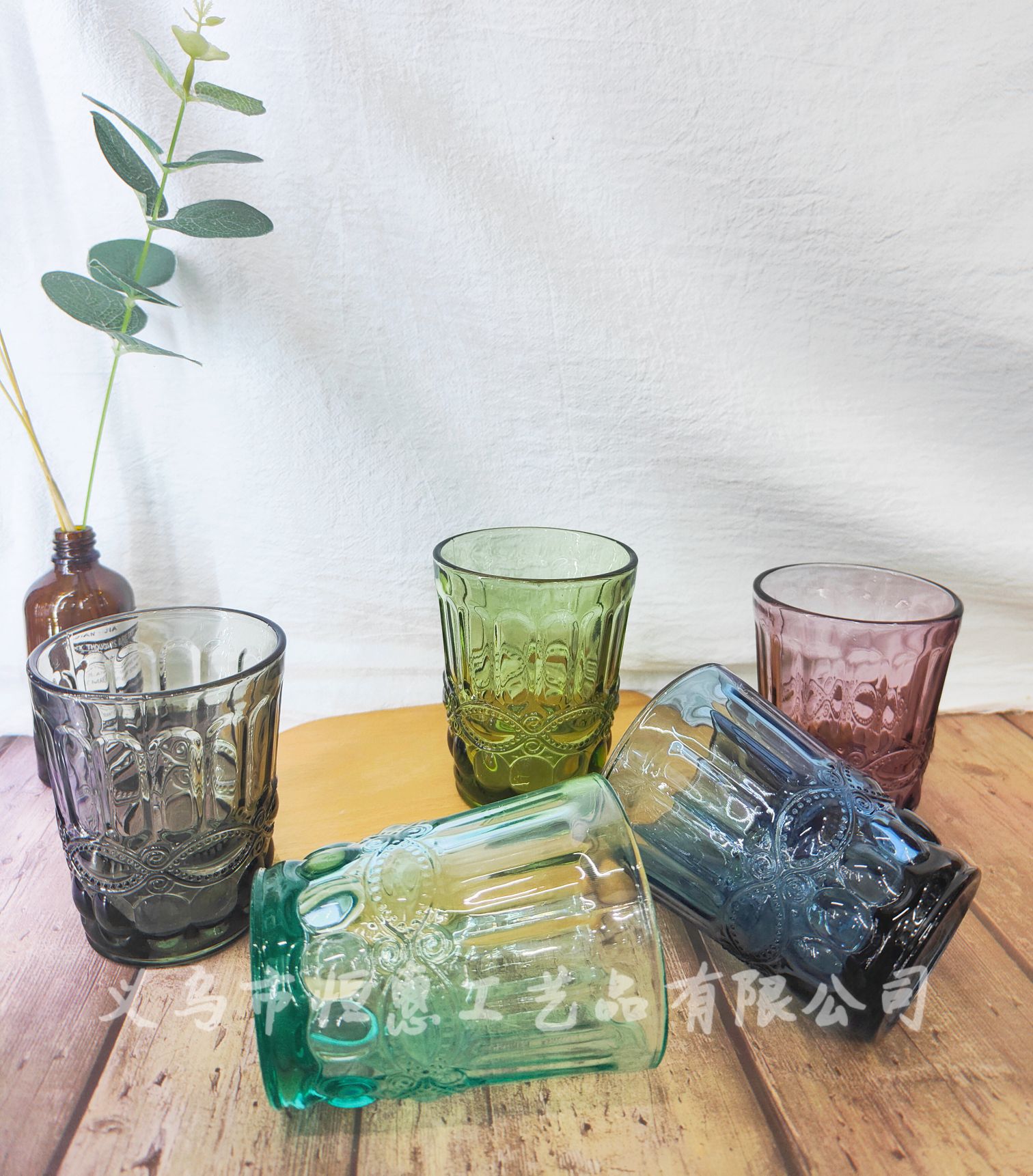 Popular European-style retro relief glass cups, colored water cups, tea cups, wine glasses, restaurant cups, juice glass wine glasses details Picture