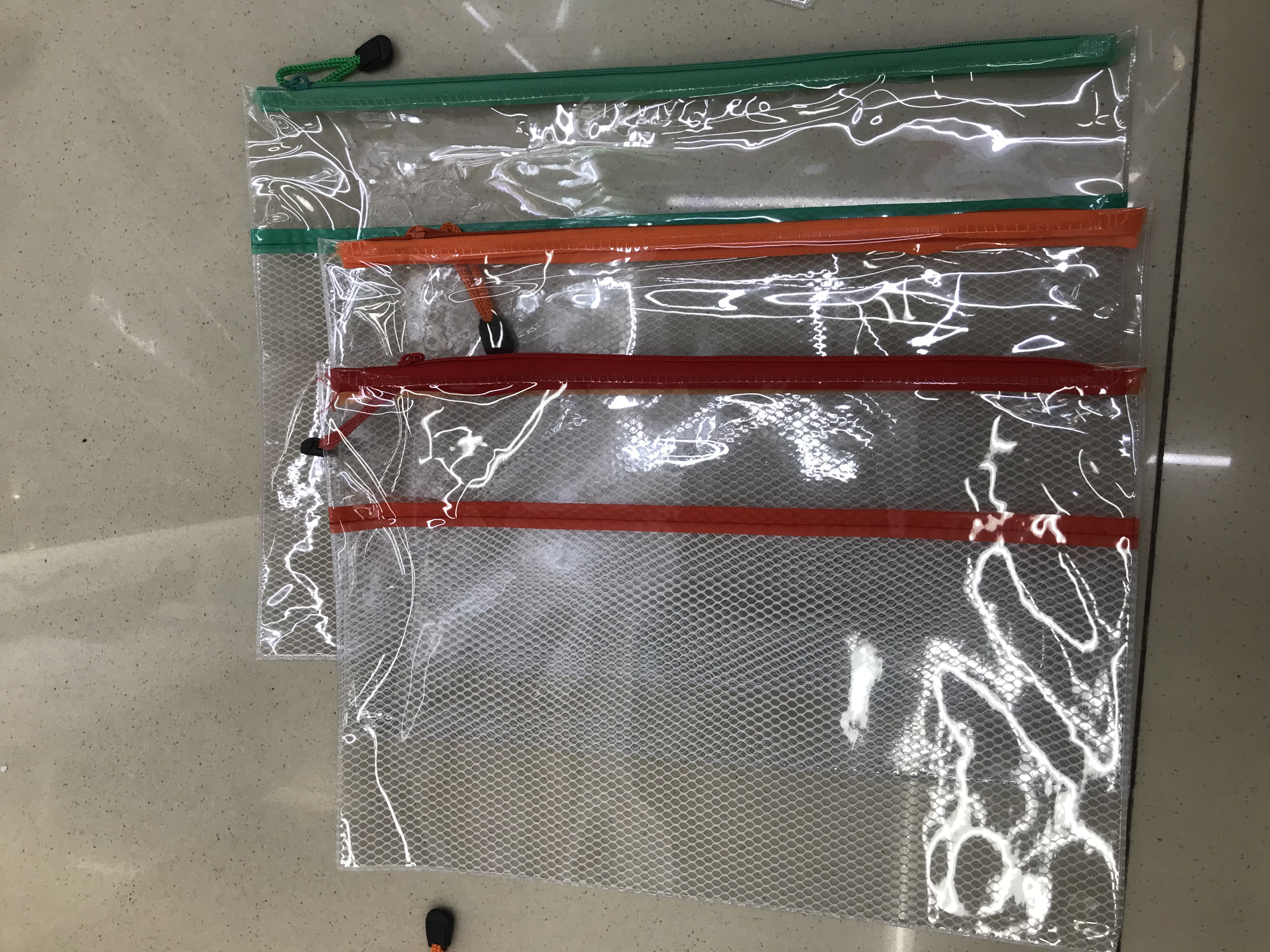 透明收纳袋，拉边袋白底实物图