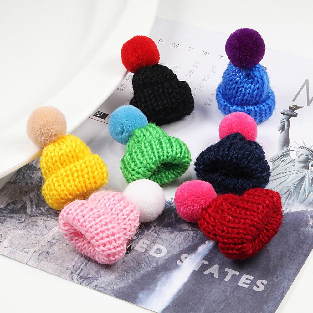 日韩可爱迷你毛球毛线胸针俏皮小帽子小小别针扣女生包包衣服配饰详情图4