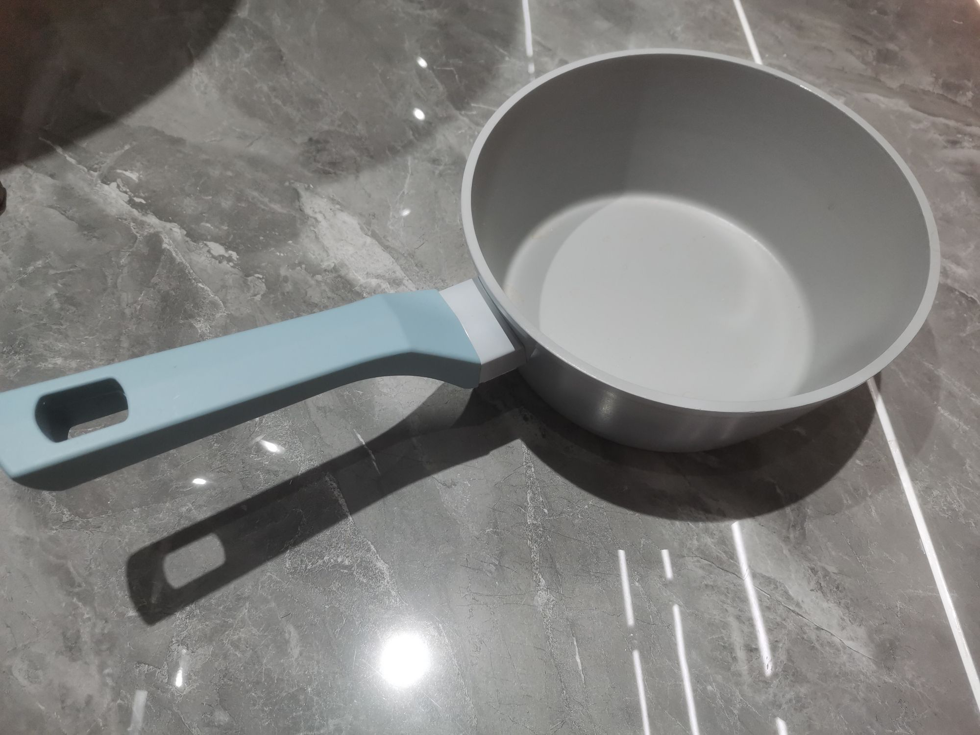 Milk pot
