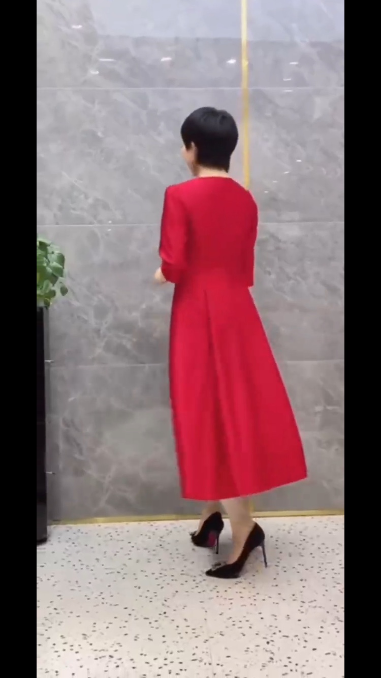 New fashionable, trendy, casual, original, classic and comfortable red dress 211028 Application Scenario