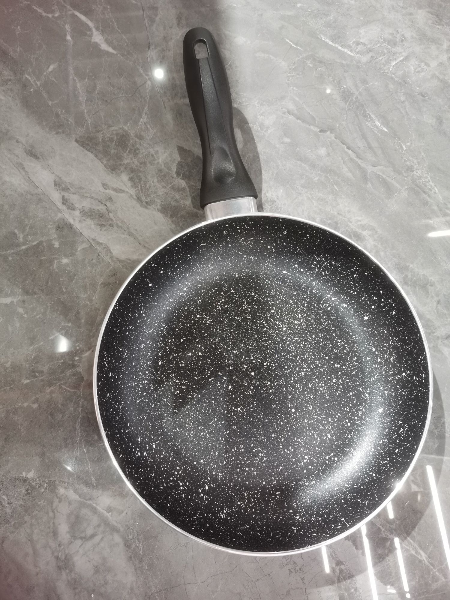 A 20cm frying pan Specification image