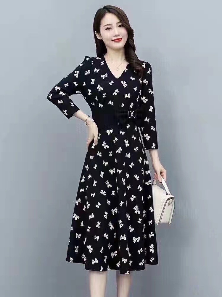New fashionable, trendy, casual, original, classic and comfortable 211054 dress