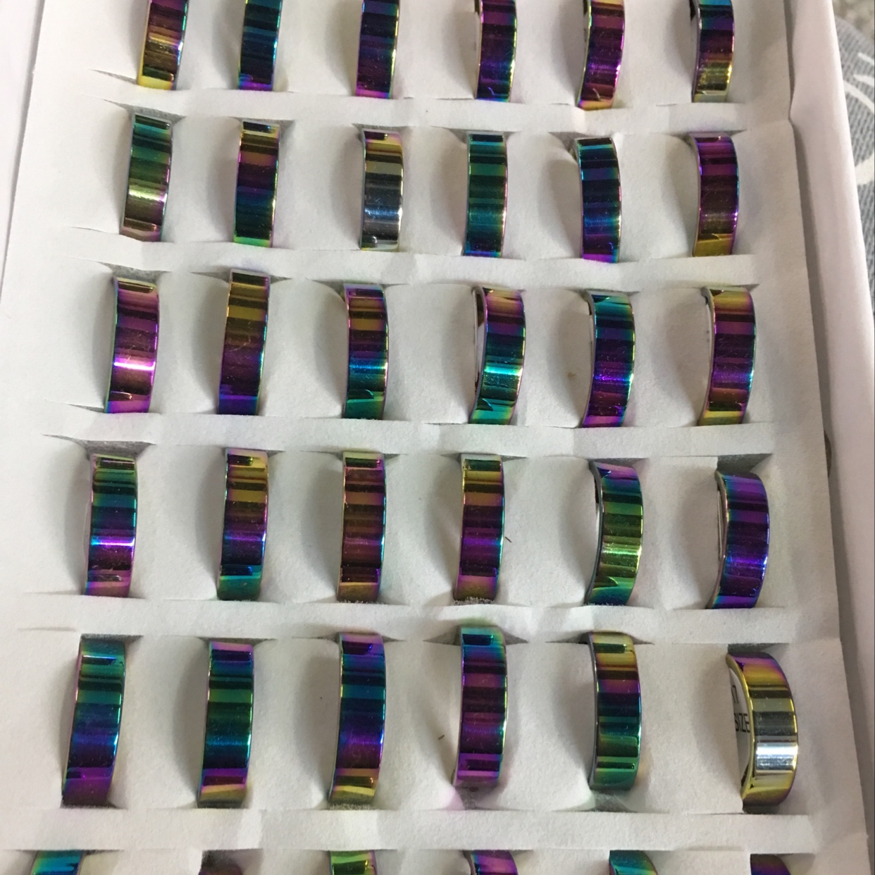 6个宽不锈钢戒指💍采用七彩镀色设计！欢迎新老顾客前来选购！欢迎光临！程洁饰品11