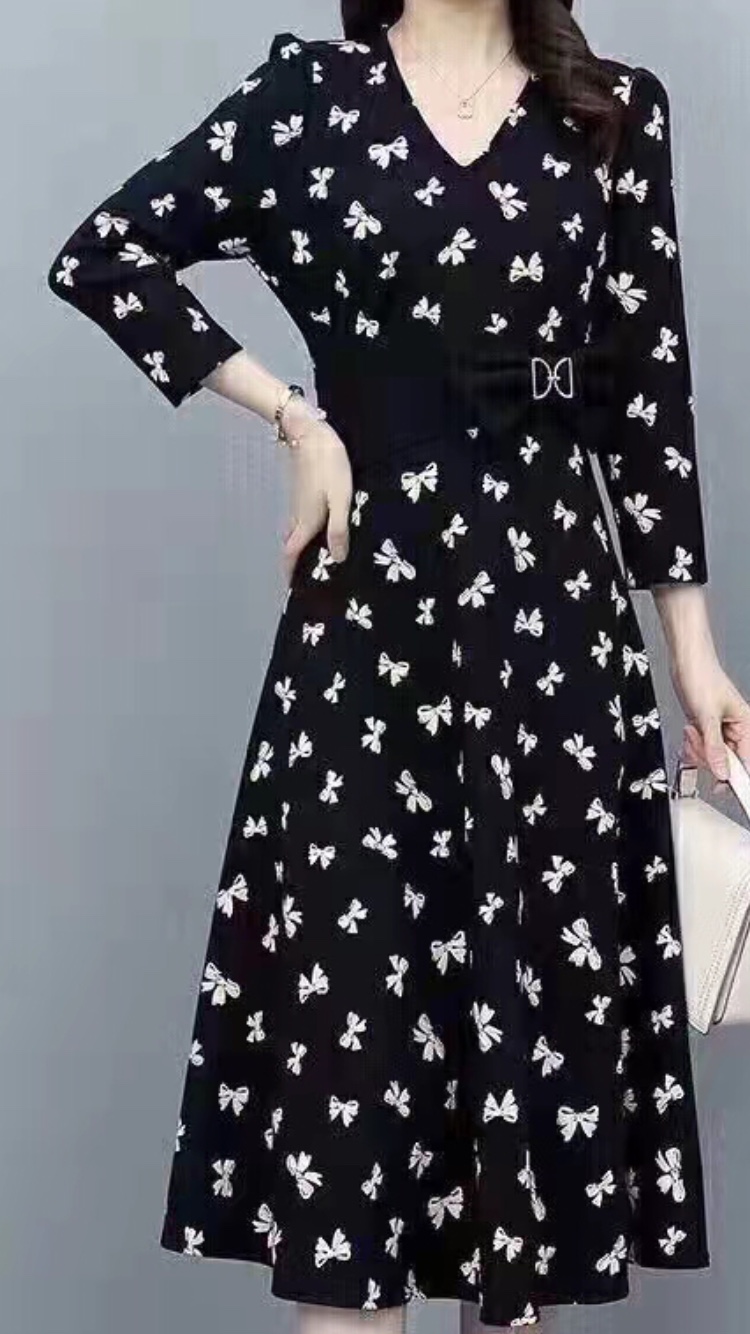 New fashionable, trendy, casual, original, classic and comfortable 211054 dress details Picture