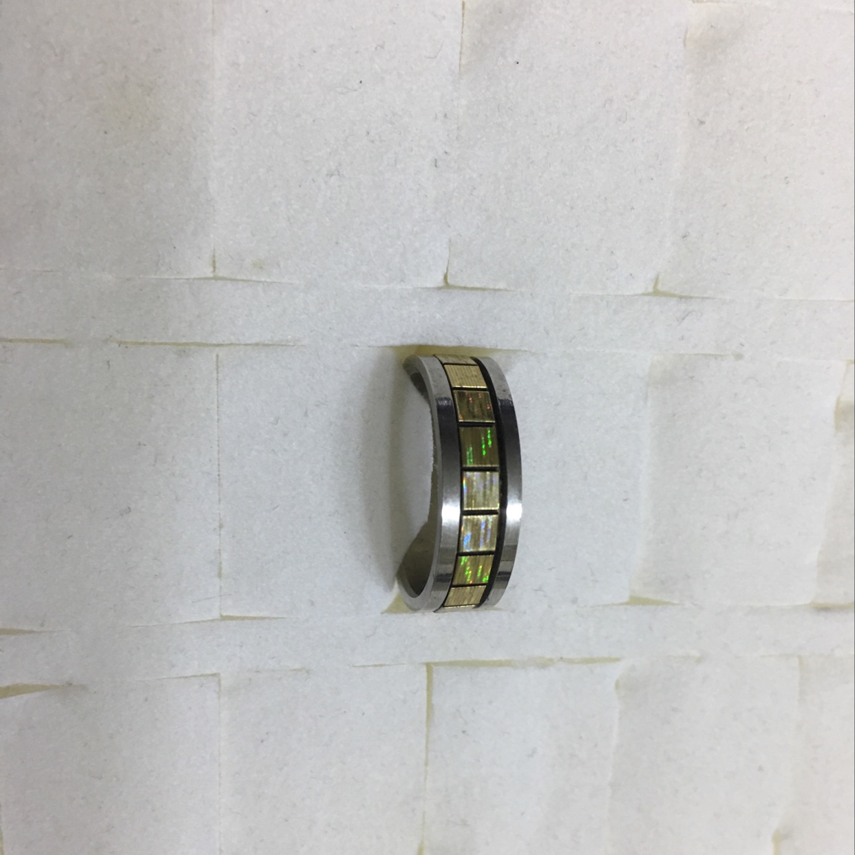 Chengjie Jewelry's stainless steel ring with sequin splicing design features a simple, elegant, decent, sophisticated and refined style Specification image