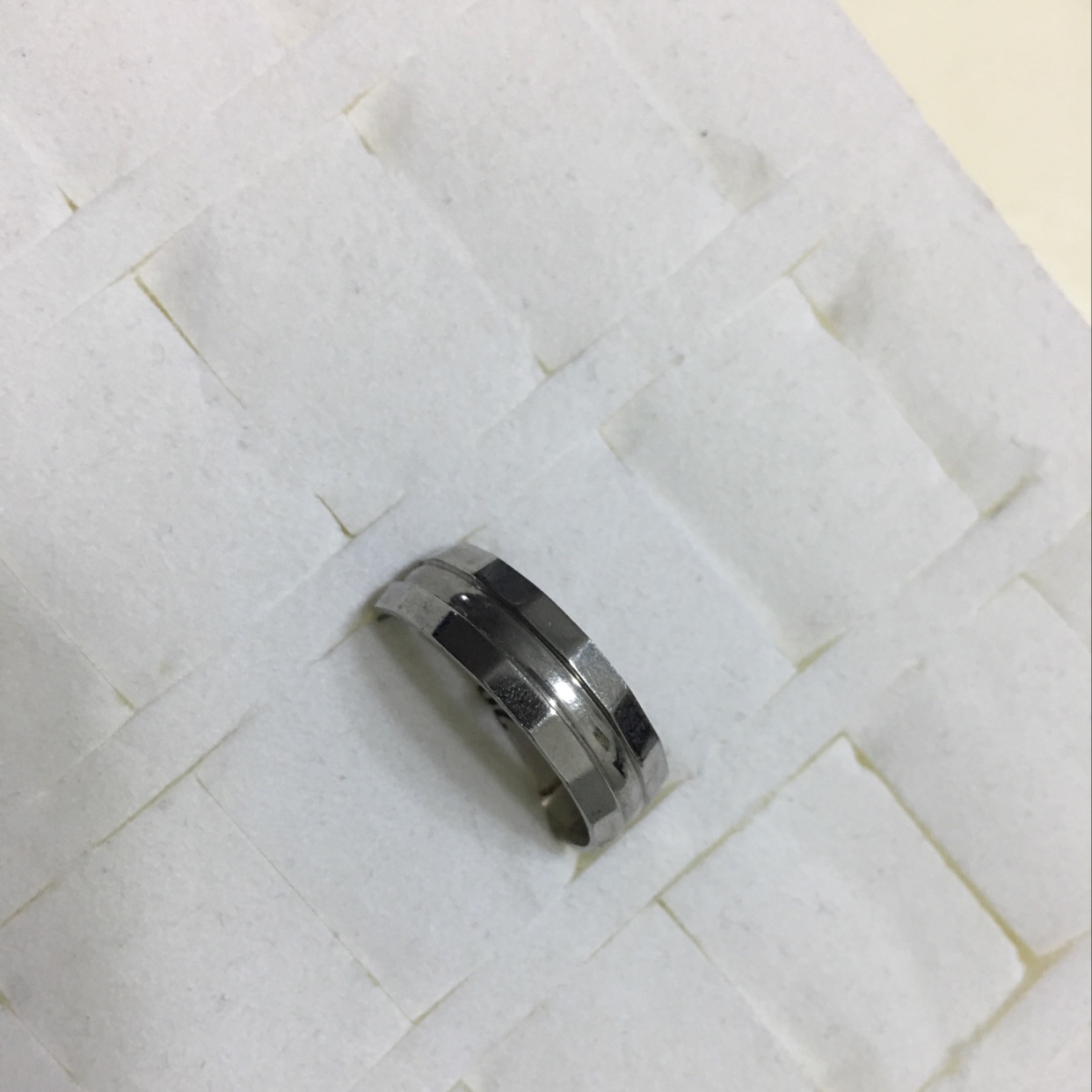 Chengjie Accessories' 270 stainless steel ring in white, with a unique and charming design style, is fashionable, trendy, casual and elegant details Picture