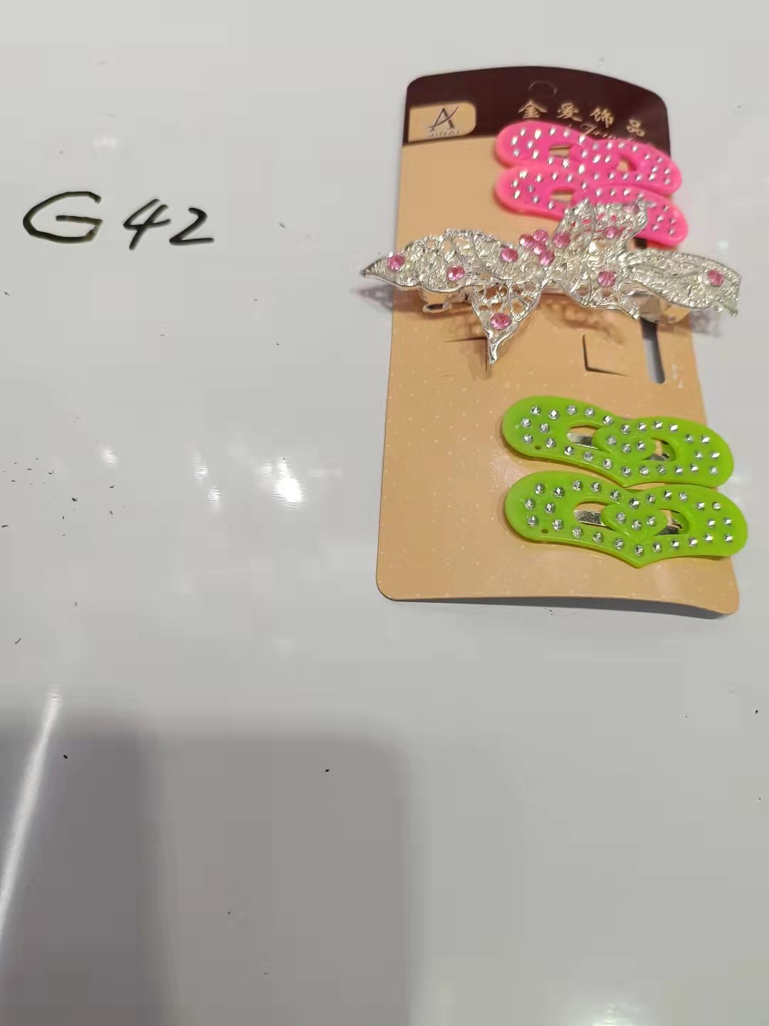 This is a brand-new product customized for children. Its colors are very bright and vivid. Any casual outfit looks great. Welcome both new and old customers to come and choose!