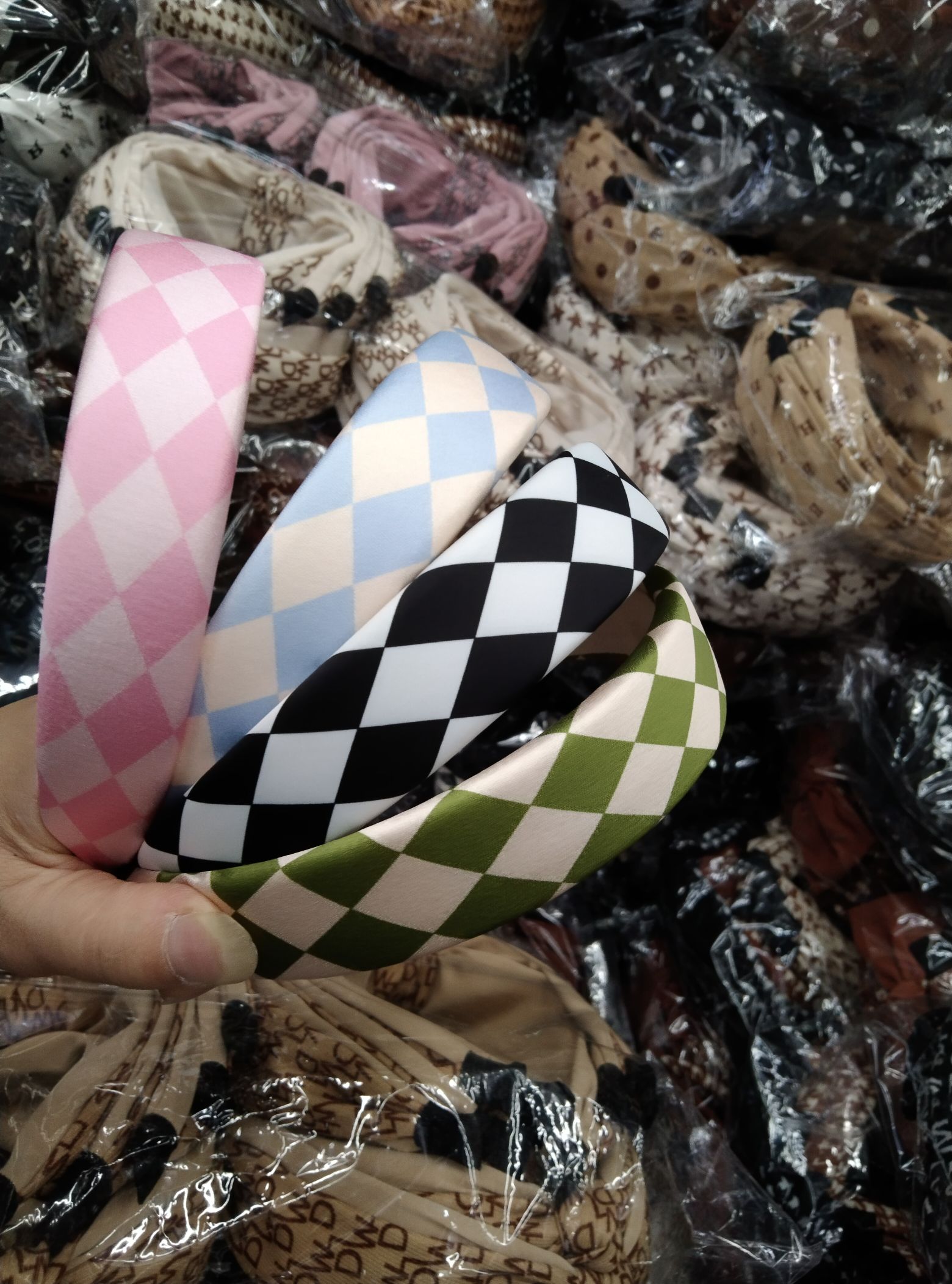 3cm girl's checkerboard sponge full hair band Application Scenario