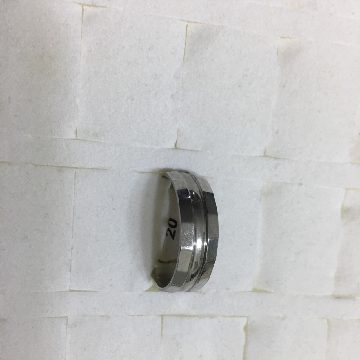 Chengjie Accessories' 270 stainless steel ring in white, with a unique and charming design style, is fashionable, trendy, casual and elegant Specification image