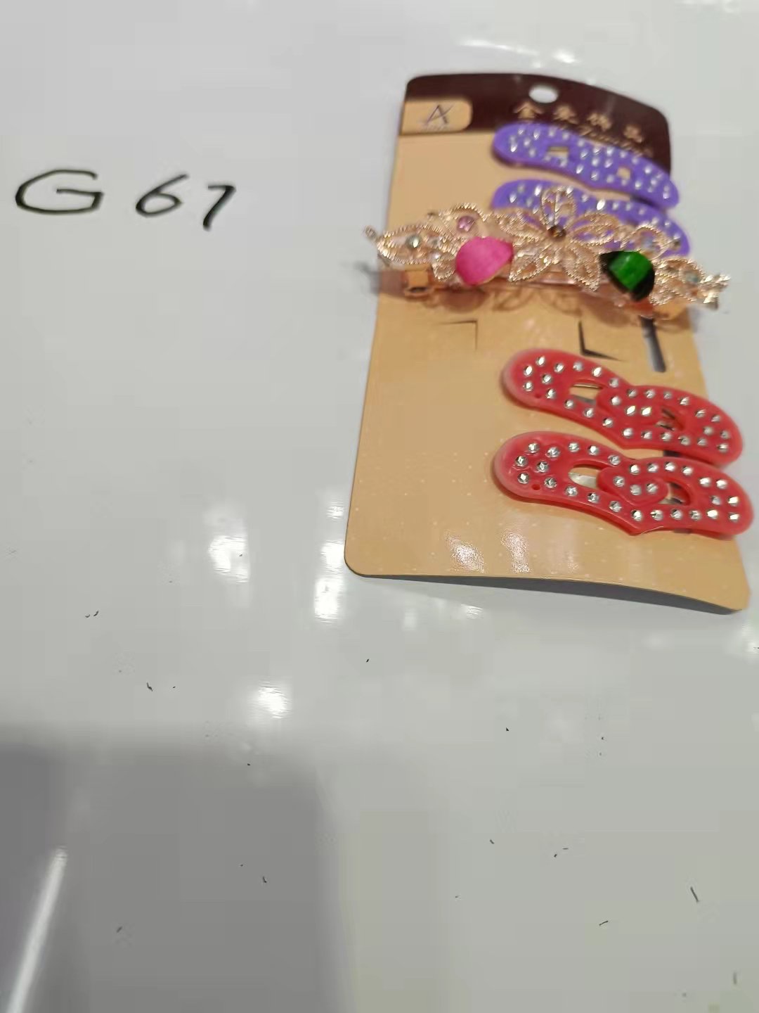 新款上新啦.这是一款专门为儿童设计制作的产品.颜色鲜艳亮丽.色彩丰富艳丽夺目