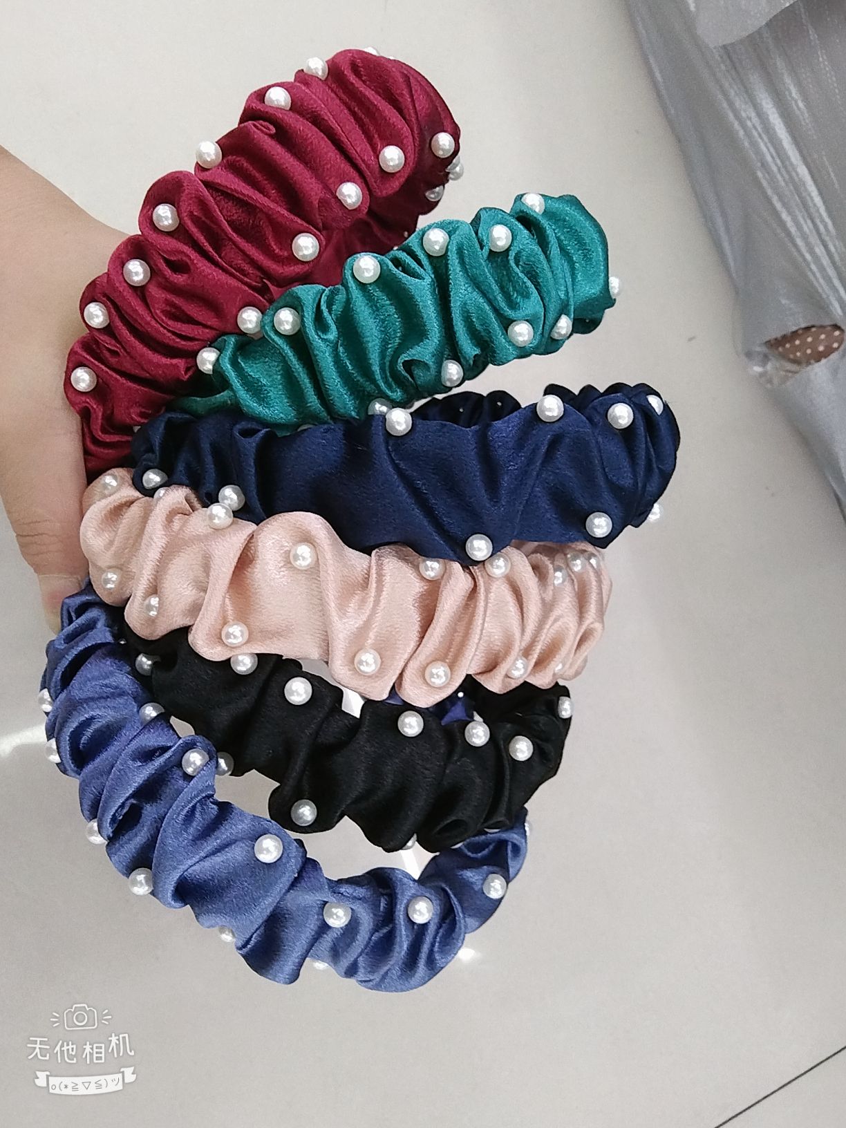 Crystal satin double-row pearl pleated hairband Application Scenario