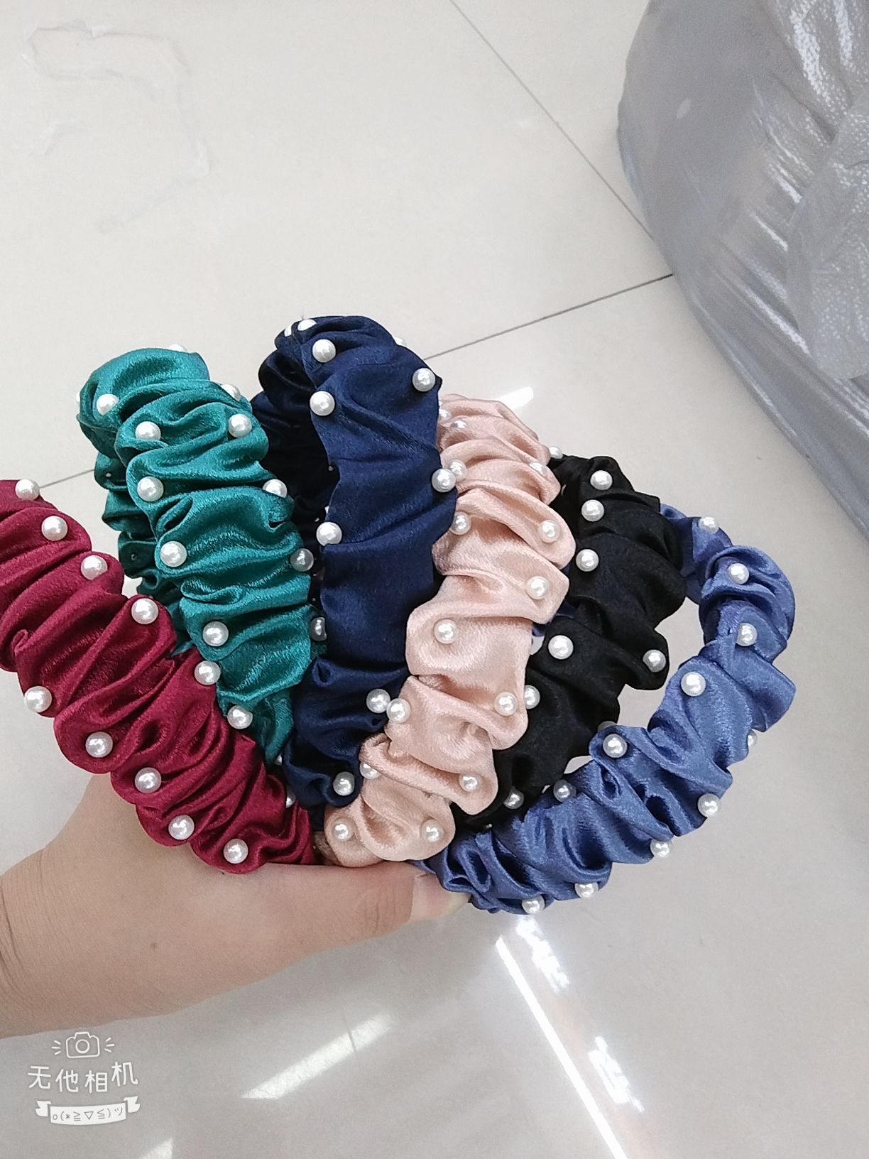 Crystal satin double-row pearl pleated hairband Item Picture