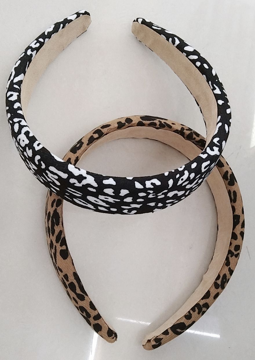 Autumn and winter collection: Full coverage hair band made of brushed fabric and leopard print sponge Specification image