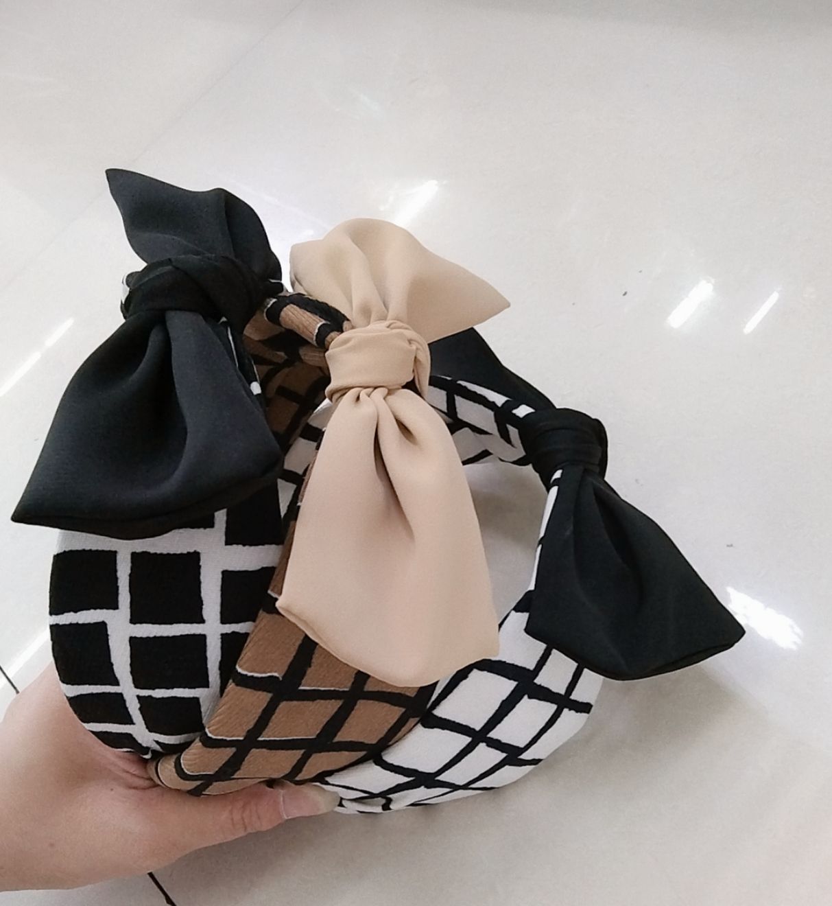 Autumn and winter brushed fabric checkered wide-edge headband bow Specification image