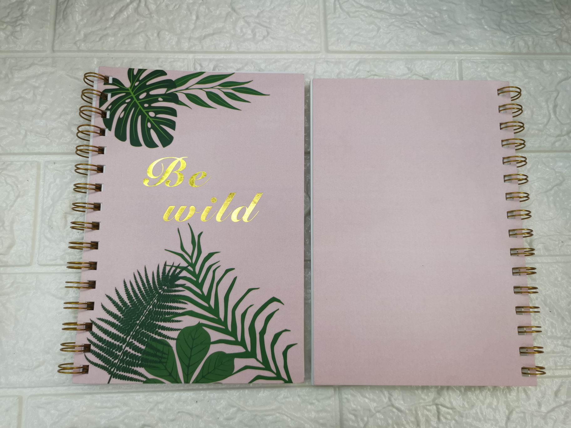 The new white card notebook and notepad of Coil Book