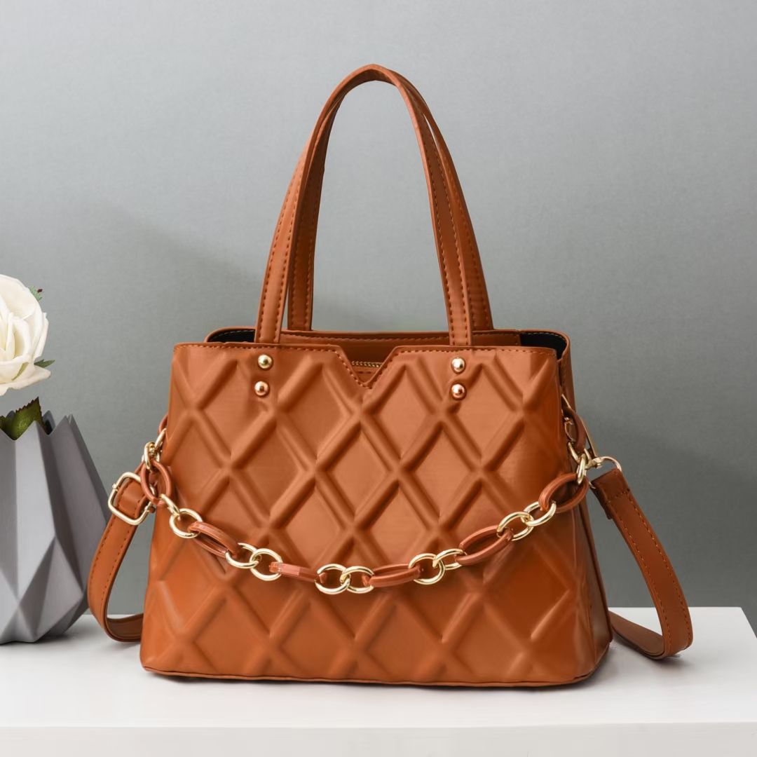 The new fashionable and versatile PU women's bag, handbag, crossbody bag, underarm bag, high-imitation trendy bag, multi-functional and large-capacity model Y123 PU women's bag 689-8# from Yihan brand Application Scenario