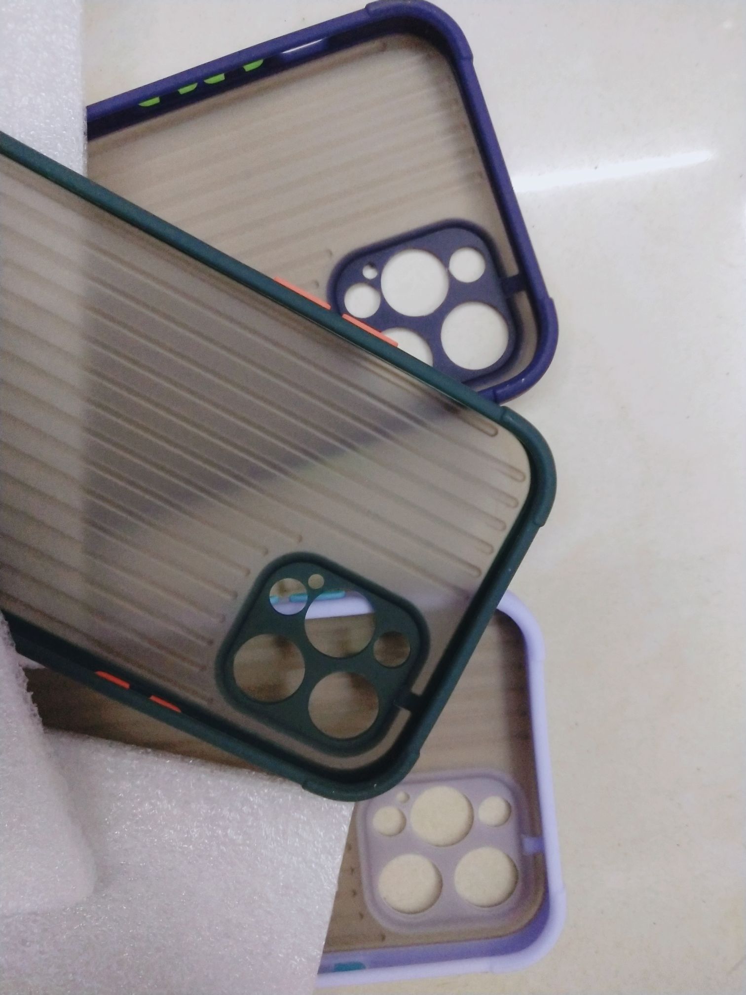 Suitcase pull-out anti-drop stand, color-blocking button, two-in-one skin-like phone case Item Picture