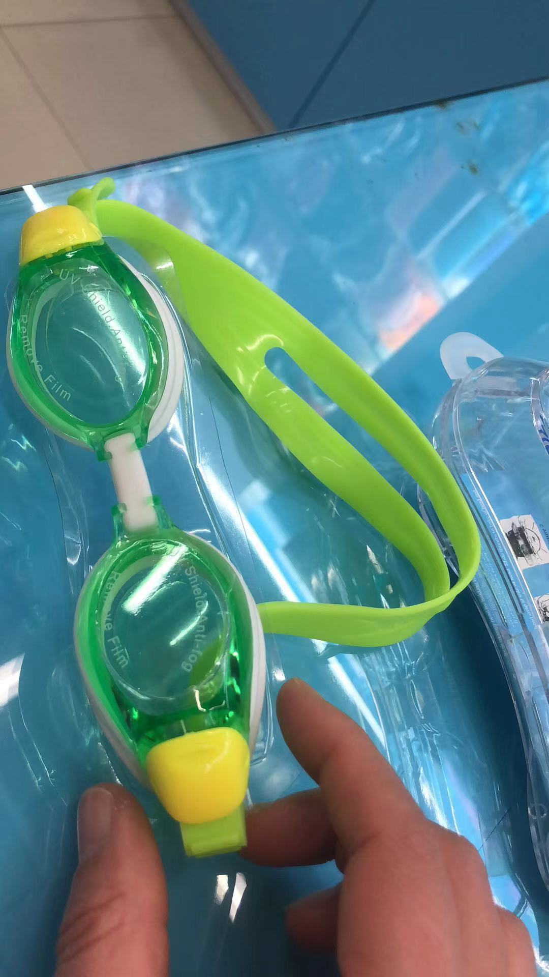 Children's silicone self-locking swimming goggles details Picture