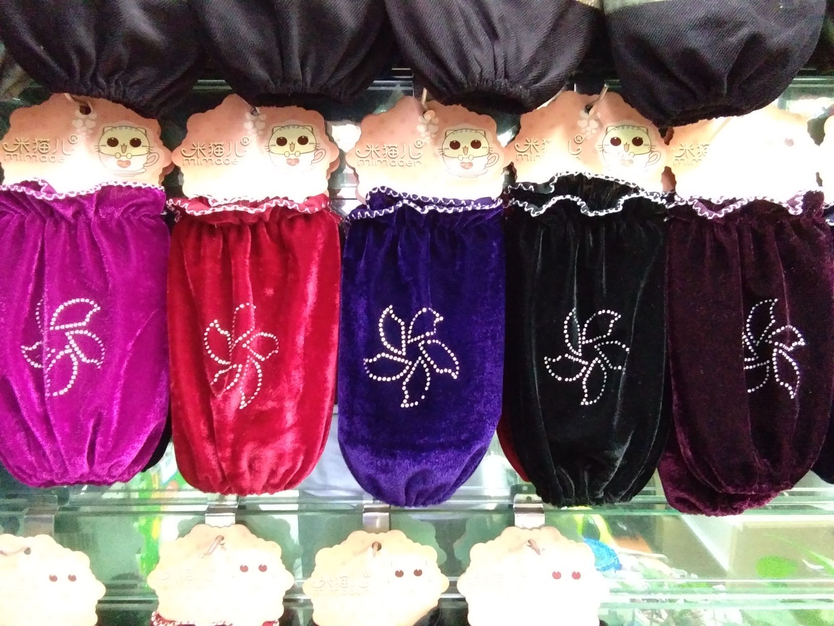 Velvet plum blossom-patterned diamond mid-length sleeves Specification image