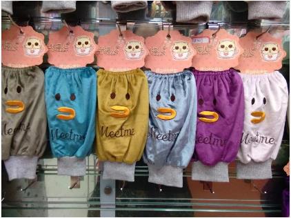 Fashionable embroidered pattern ribbed dust-proof and stain-proof medium and long velvet sleeves Specification image