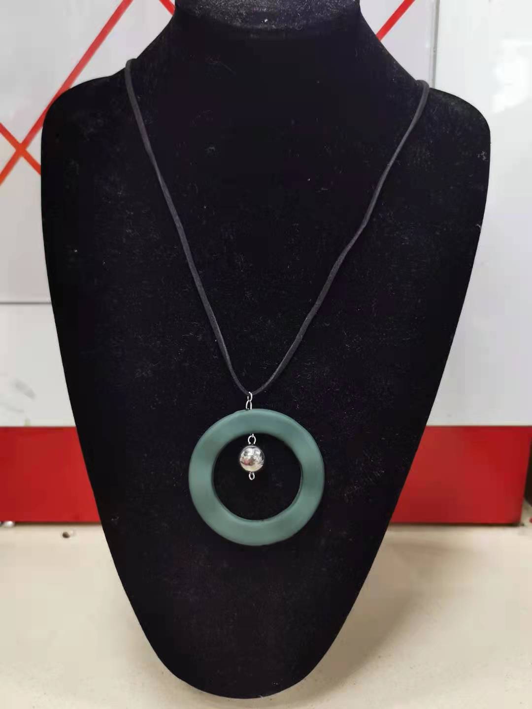 项链白底实物图