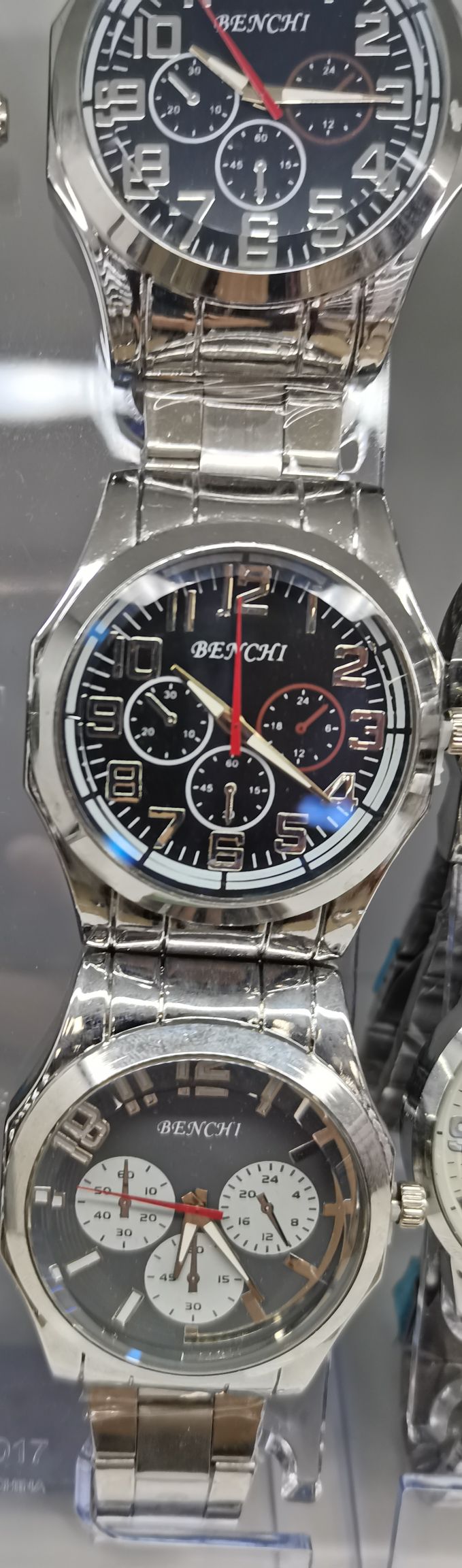 Quartz watches for men and adults