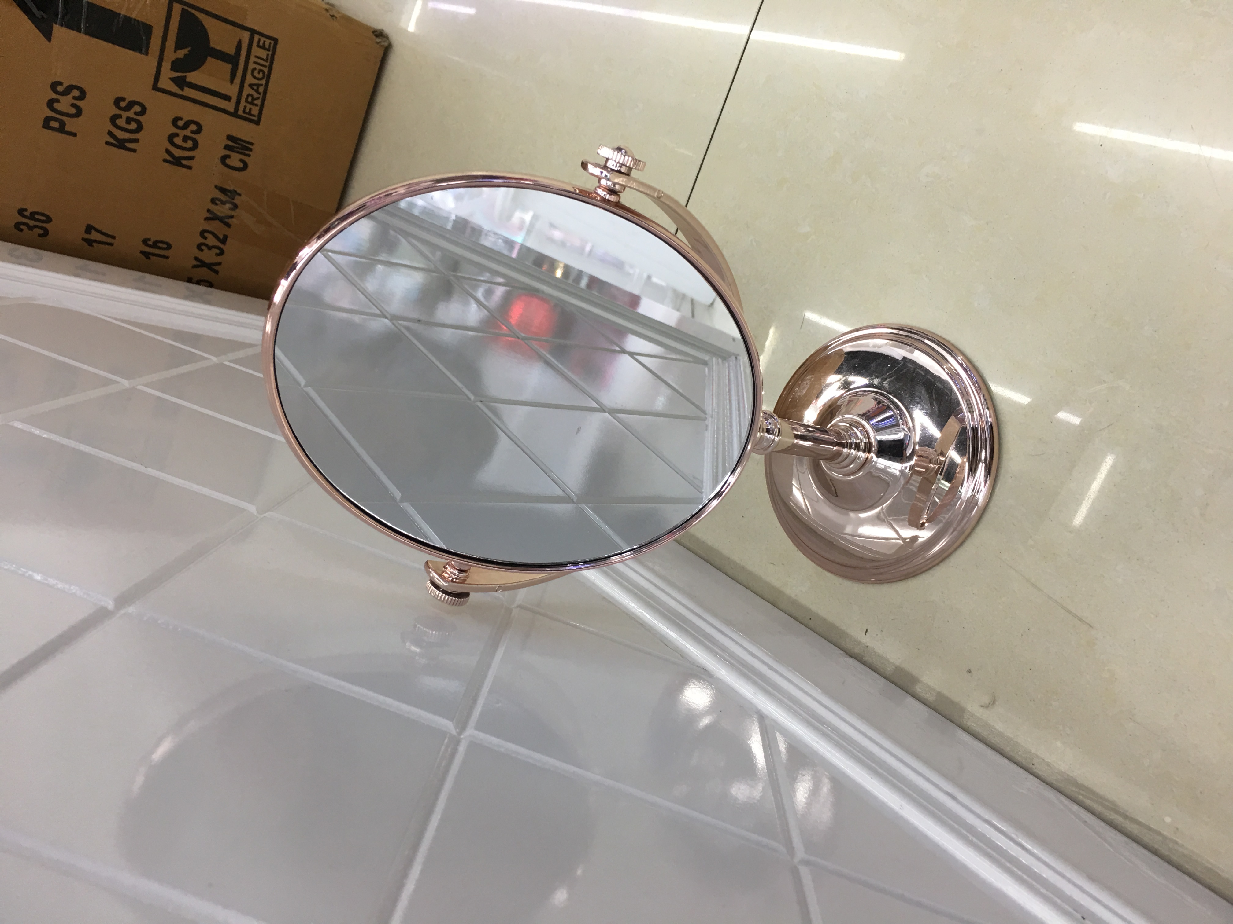 Makeup mirror details Picture