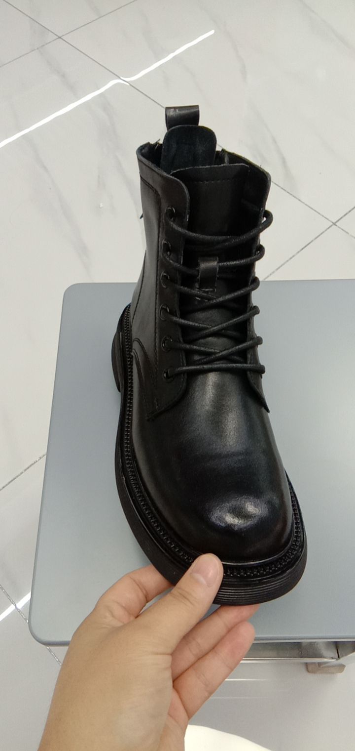 Ladies' Dr. Martens boots Specification image