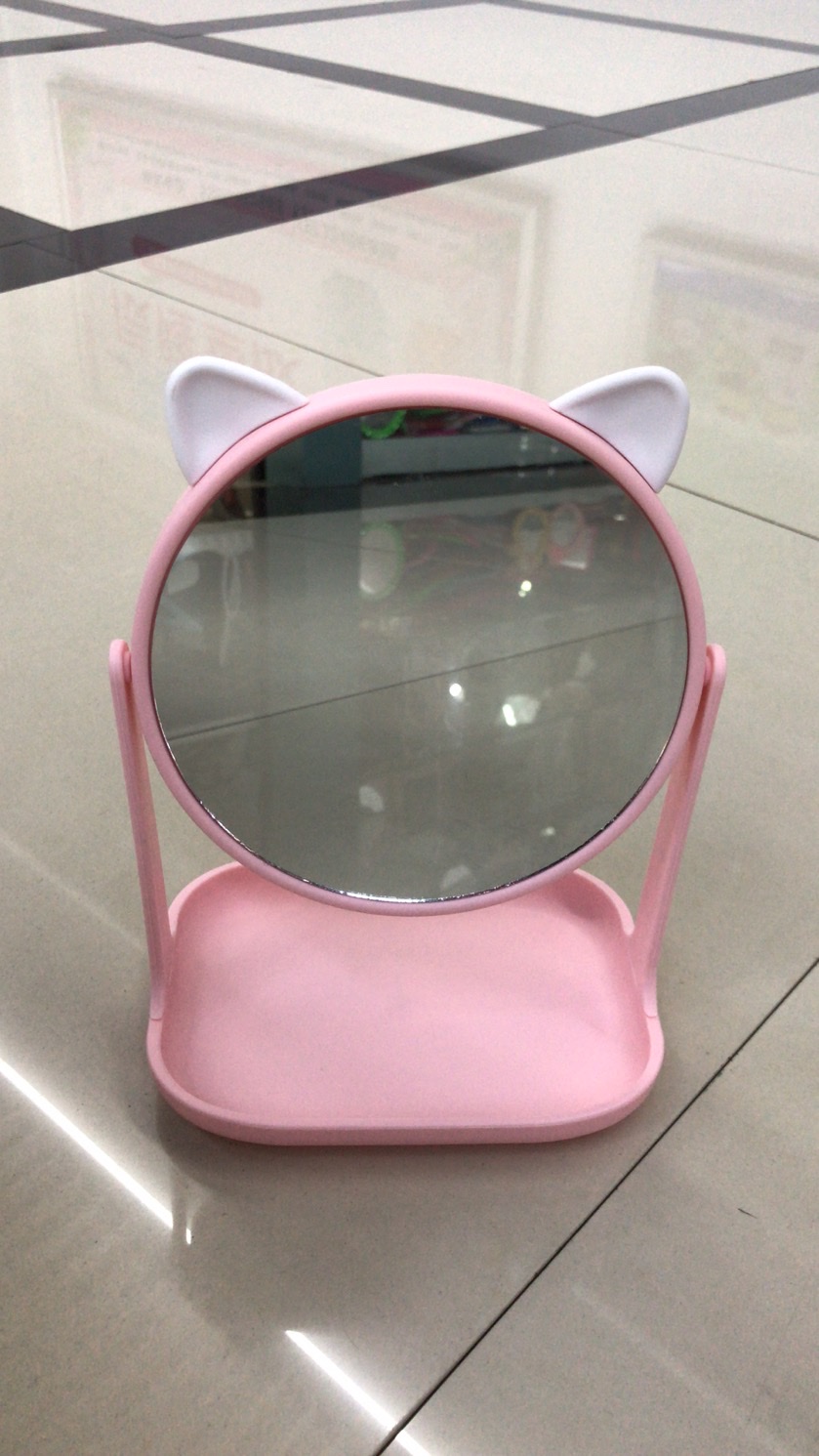 Makeup mirror Application Scenario