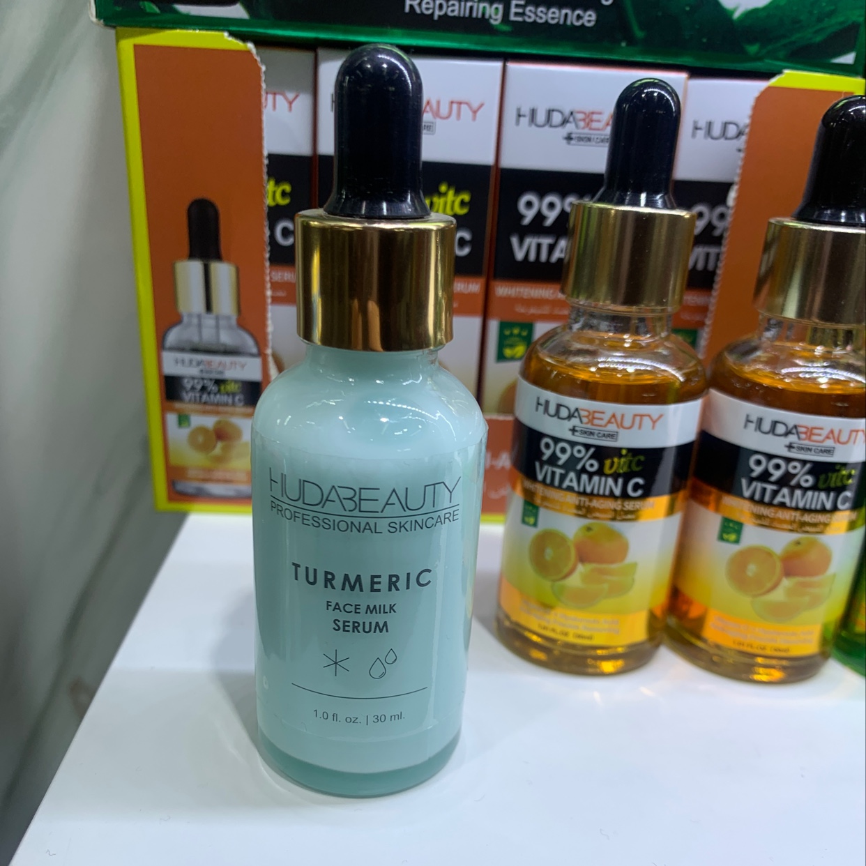 HUDA BEAUTY精华液产品图