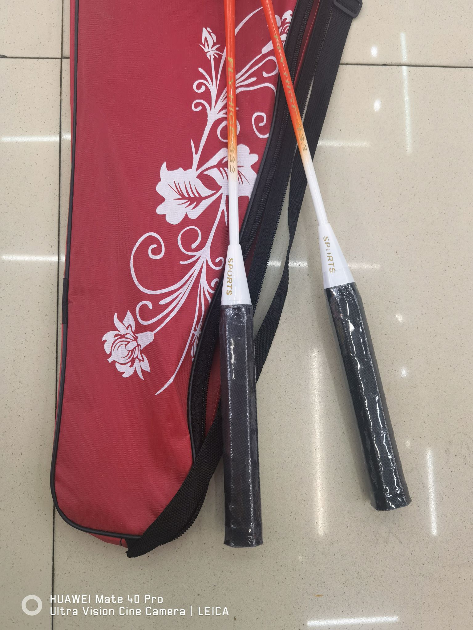 红色一体细节图