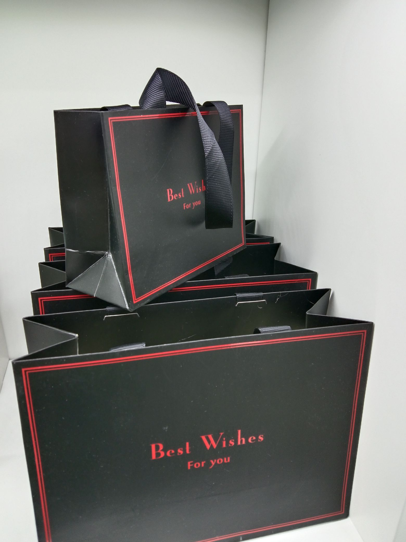 White card printed handbag Application Scenario