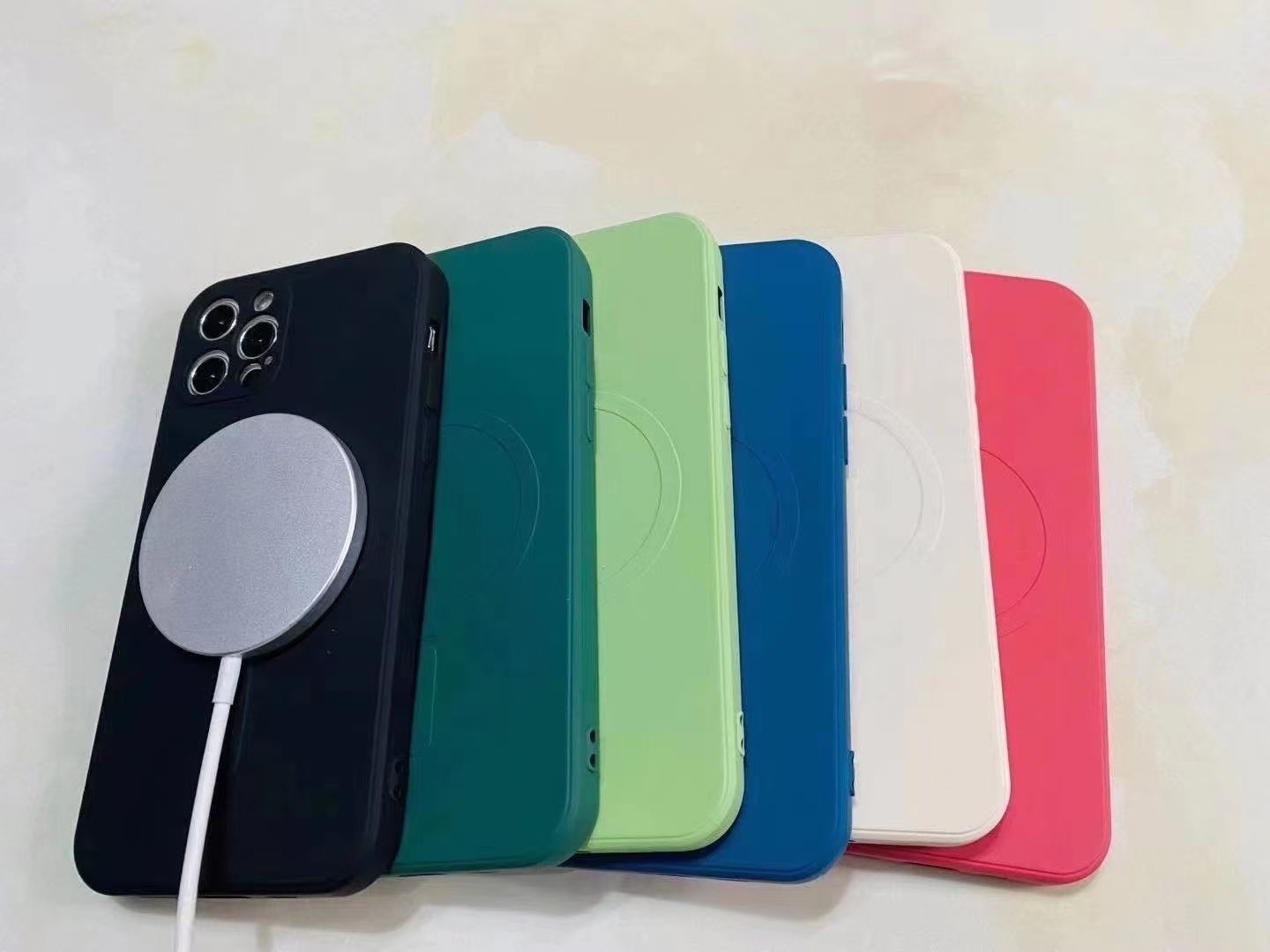 Charging magnetic liquid phone case, phone protective cover Specification image