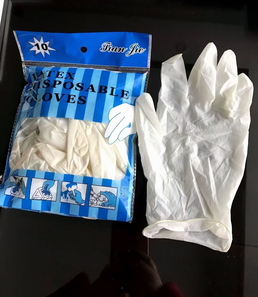 一次性乳胶蓝袋手套
LATEX  DISPOSABLE  GLOVES图