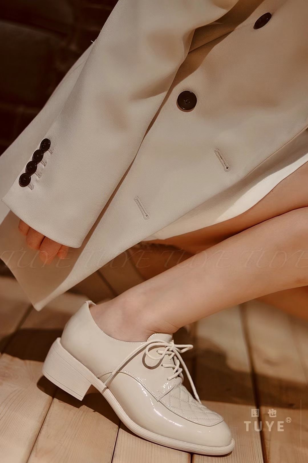 女鞋细节图