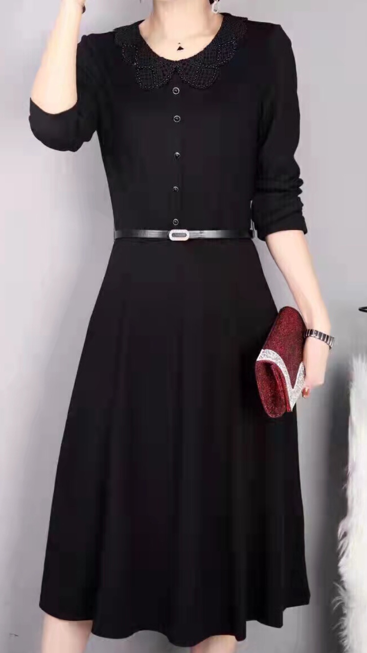 Spring and Autumn's new fashionable and trendy waist-cinching autumn dress