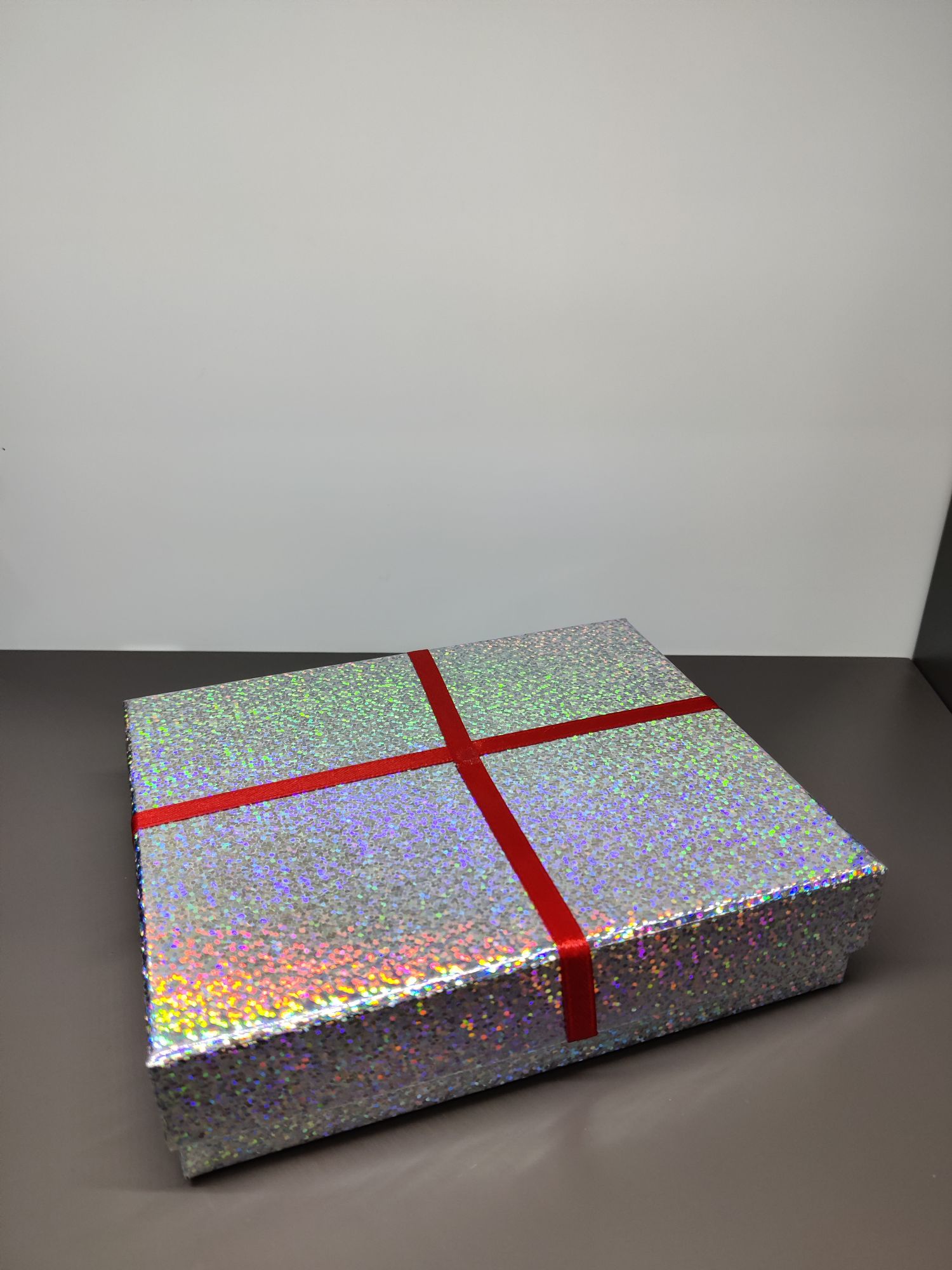 Factory direct sales of high-end laser paper jewelry boxes