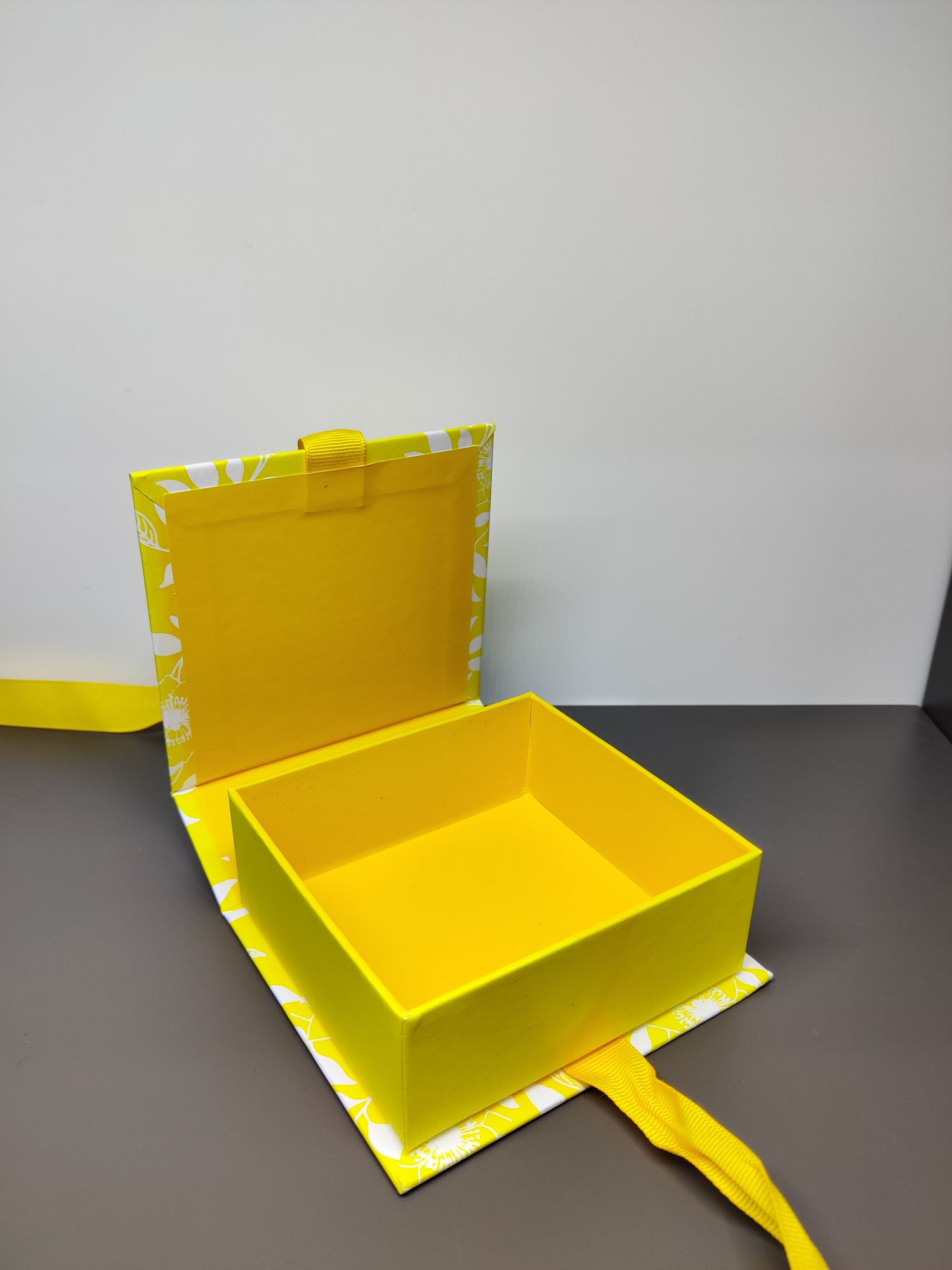 Factory direct sales of high-end ribbon jewelry boxes Specification image