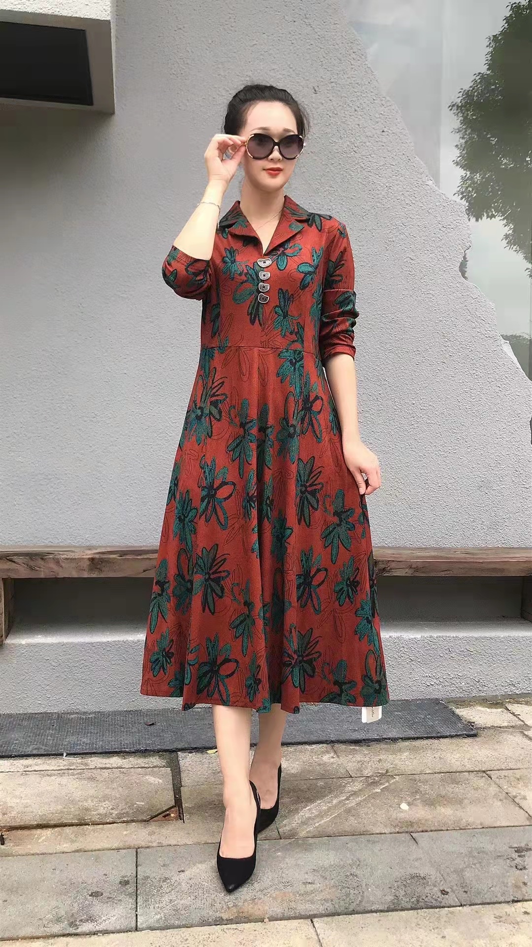 New fashionable and trendy waist-cinching dresses for spring and autumn details Picture