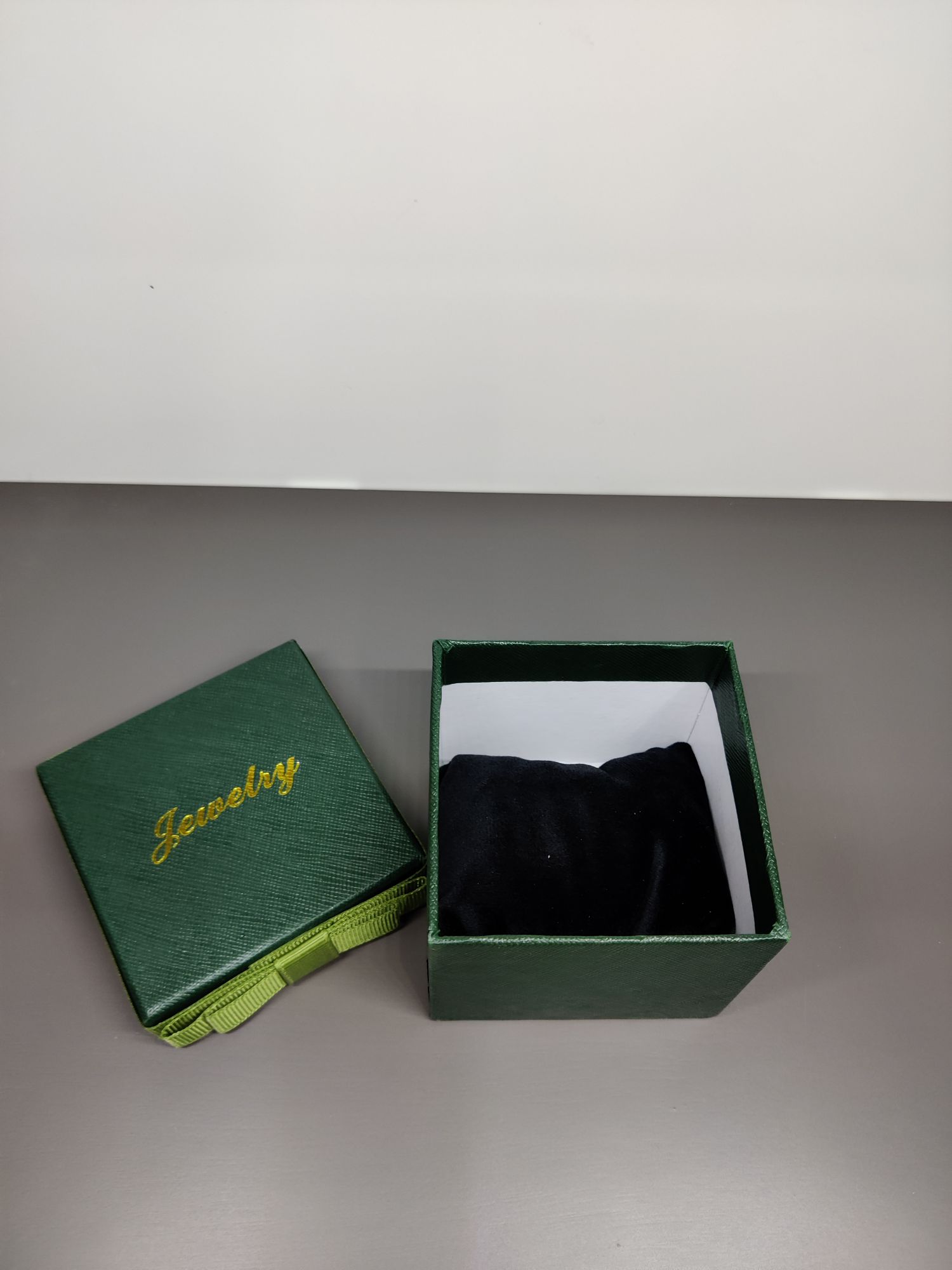 Factory direct sales of high-end jewelry boxes Application Scenario